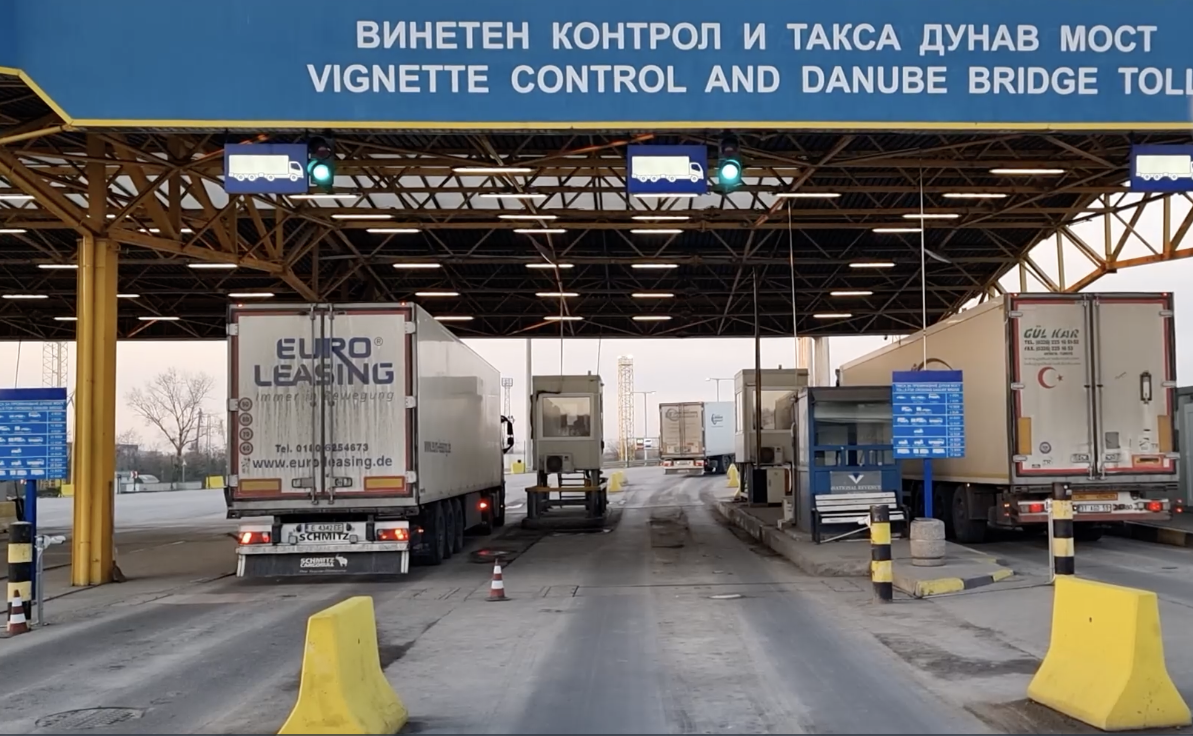 Символично! Вътрешните министри на България и Румъния ще вдигнат в полунощ  шенгенската бариера на Дунав мост